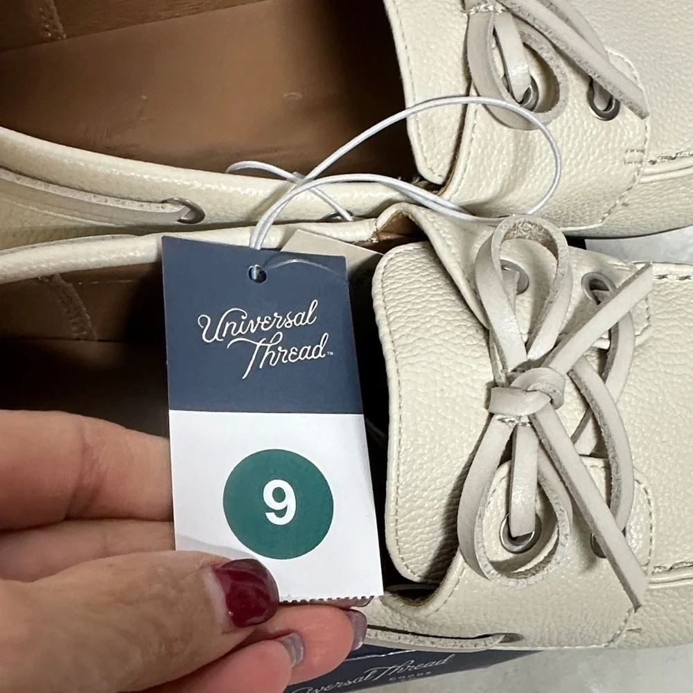 Universal Thread elegant cream